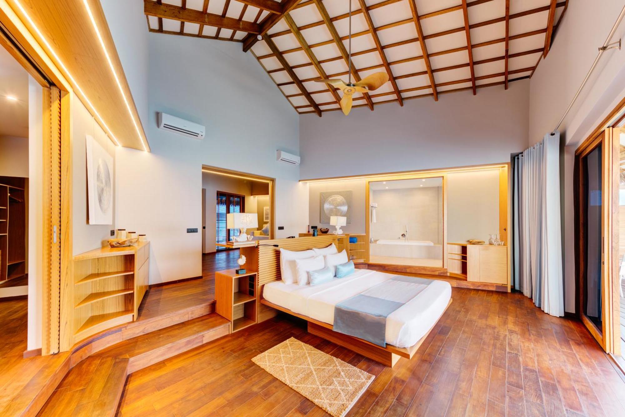 Cinnamon Velifushi Maldives Aarah Island Buitenkant foto A bedroom at the resort