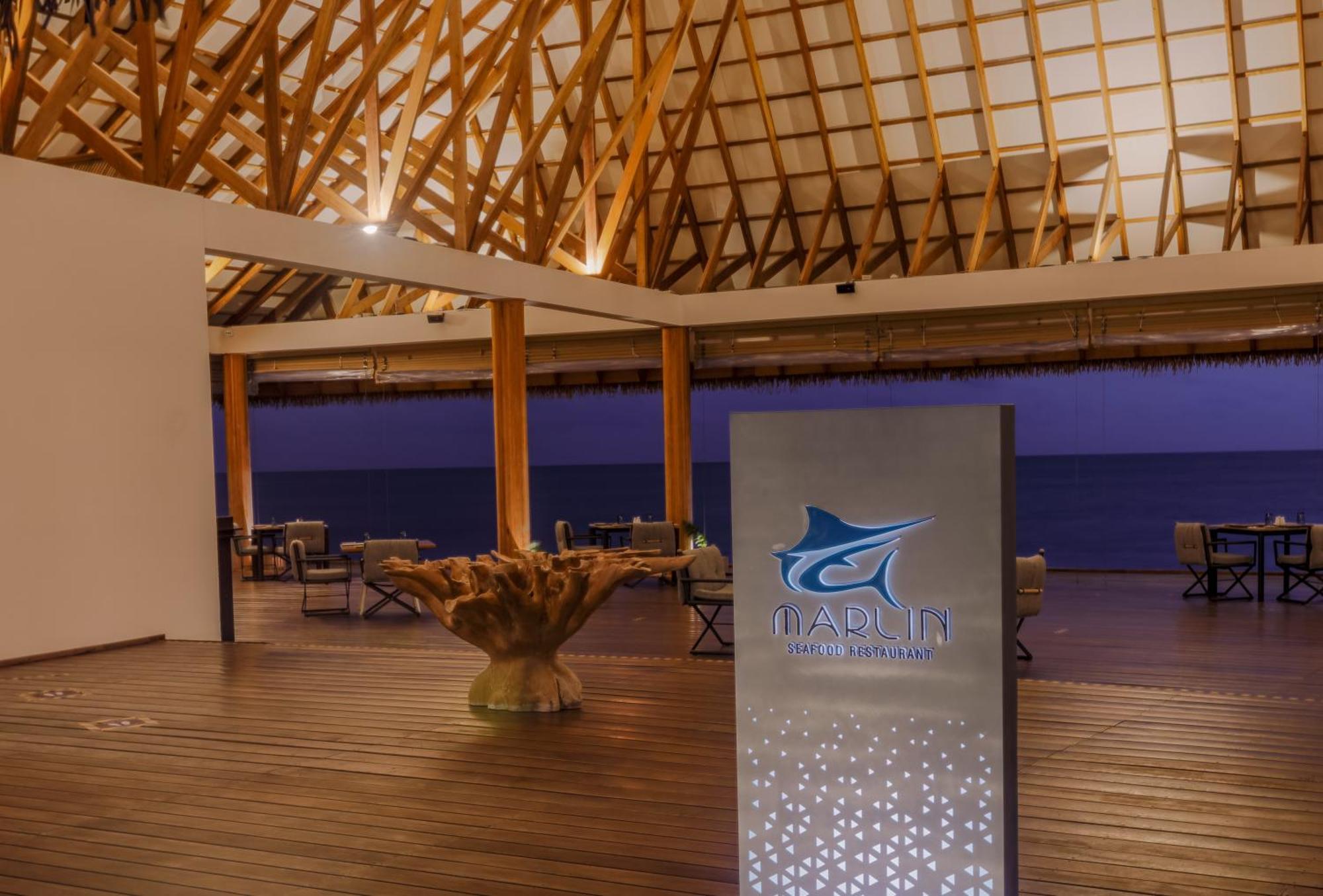 Cinnamon Velifushi Maldives Aarah Island Buitenkant foto The interior of the resort