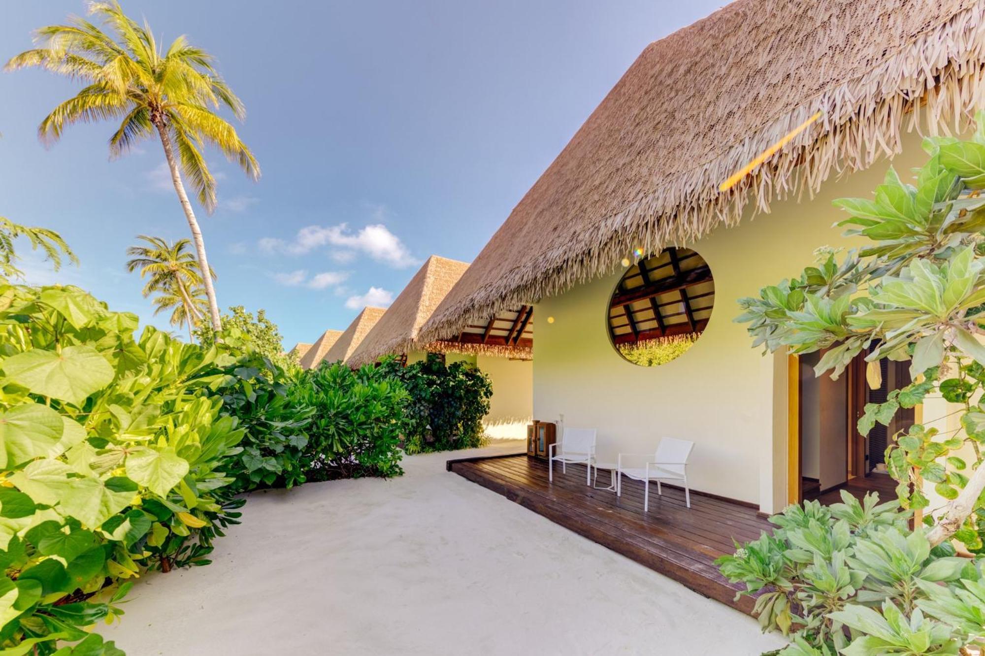 Cinnamon Velifushi Maldives Aarah Island Buitenkant foto The Standard Hakaama