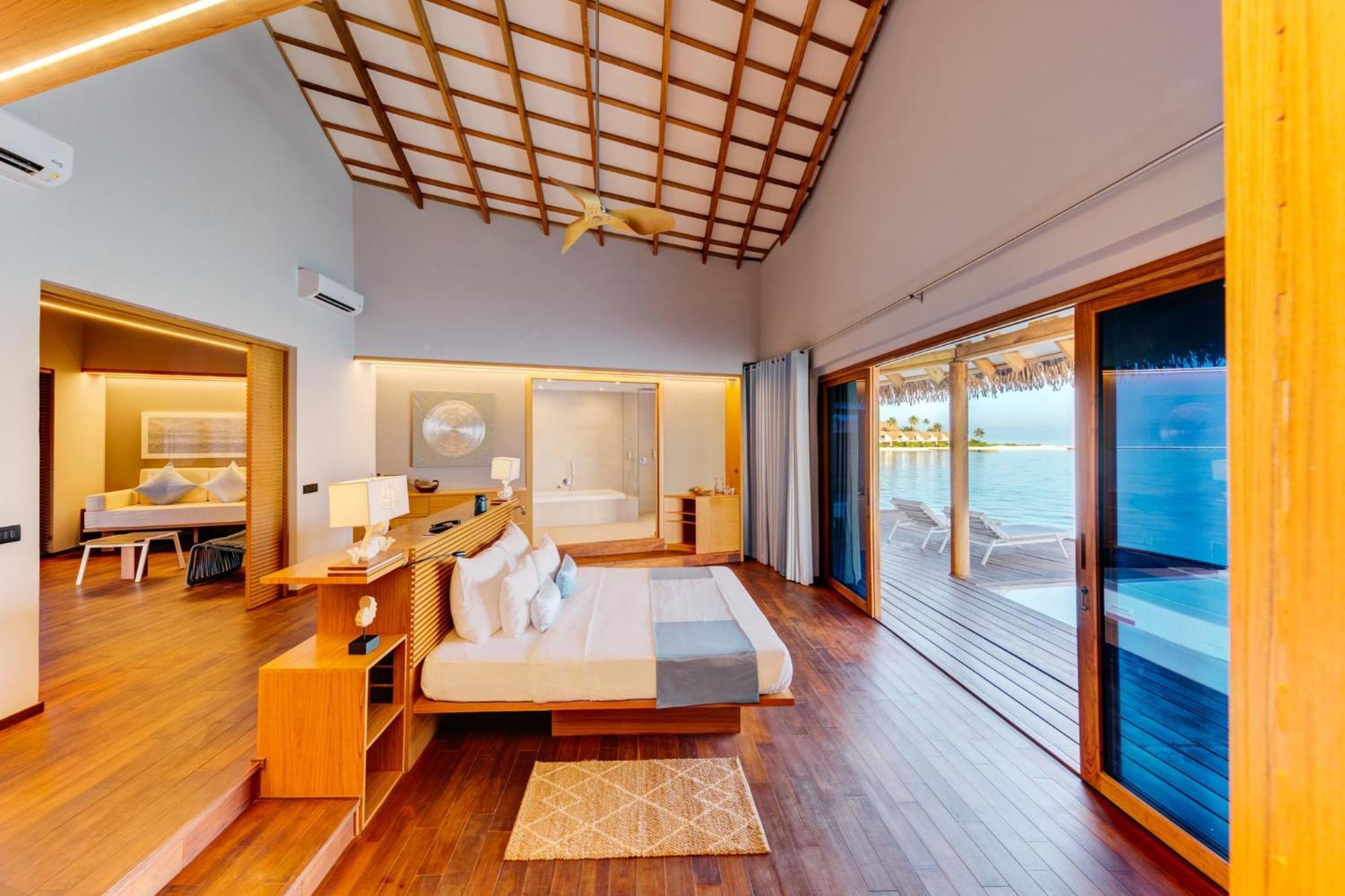 Cinnamon Velifushi Maldives Aarah Island Buitenkant foto A bedroom at the resort